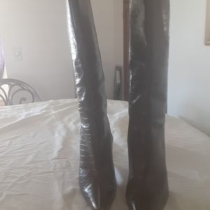 Brown Alligator Print Heeled Boots